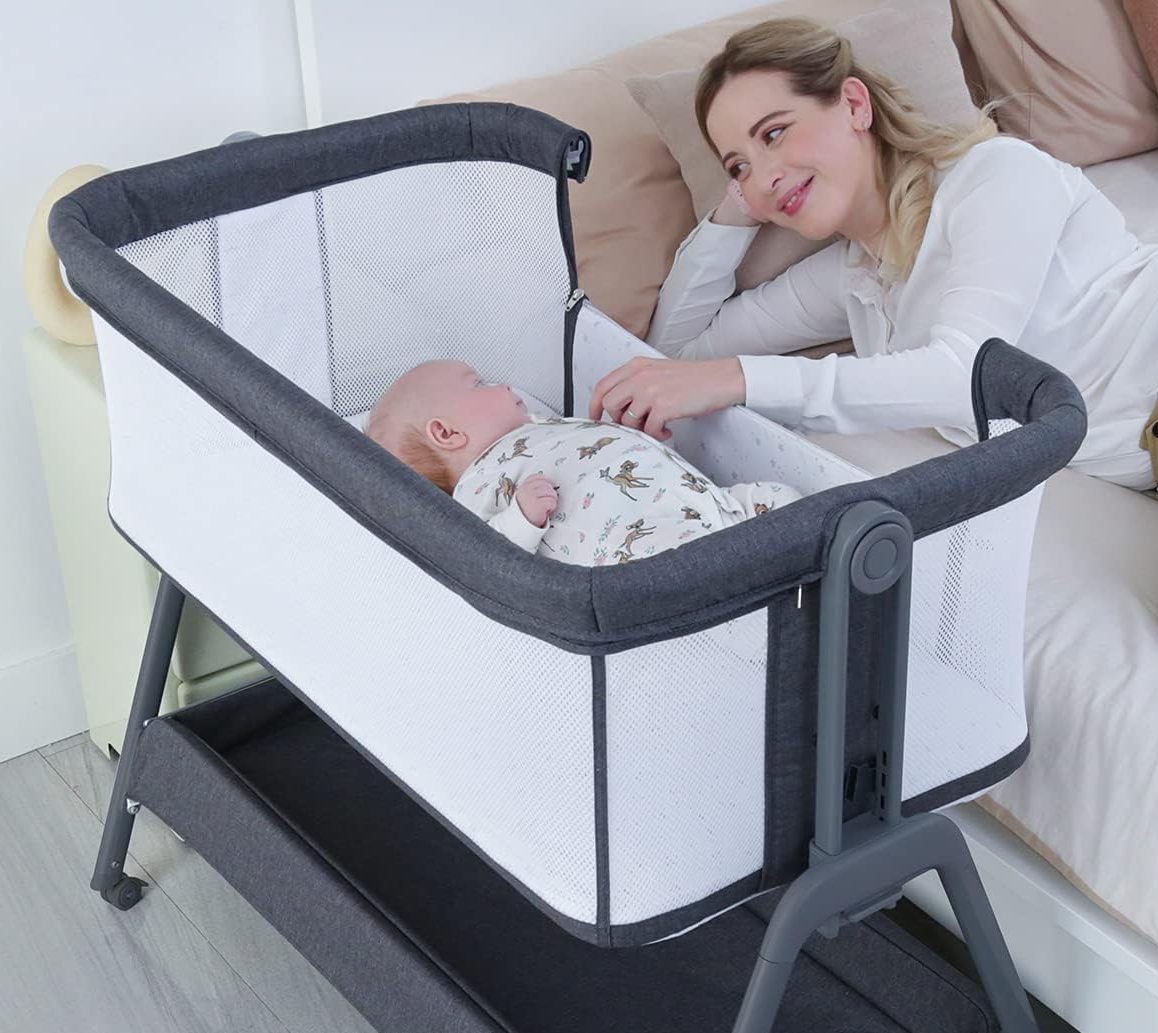 Read more about the article Vacationing With a Newborn? Crib & Bassinet Rental Tips for Longboat Key