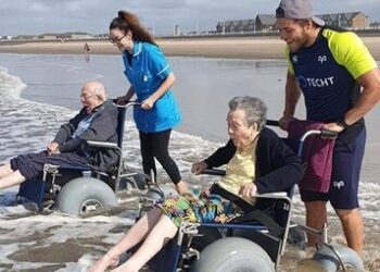 How Wheelchair Rentals in Longboat Key Help Seniors Enjoy Every Moment of Vacation